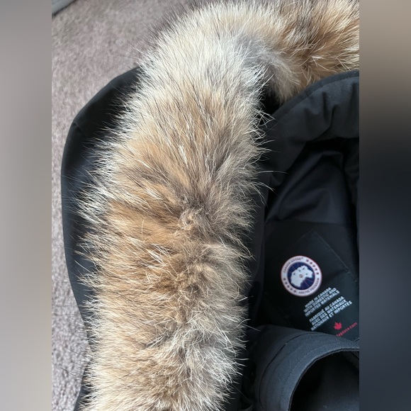 Canada Goose Eakin Parka - Picture 5 of 6